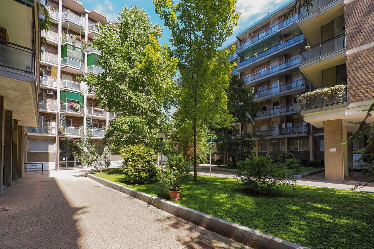 Primopiano - Tolmezzo Lägenhet Milano Exteriör bild