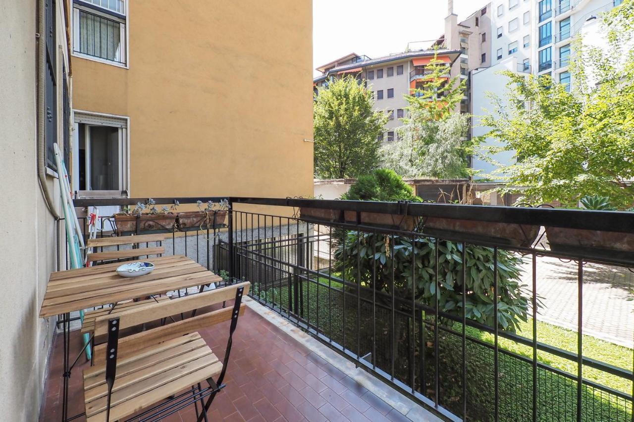 Primopiano - Tolmezzo Lägenhet Milano Exteriör bild